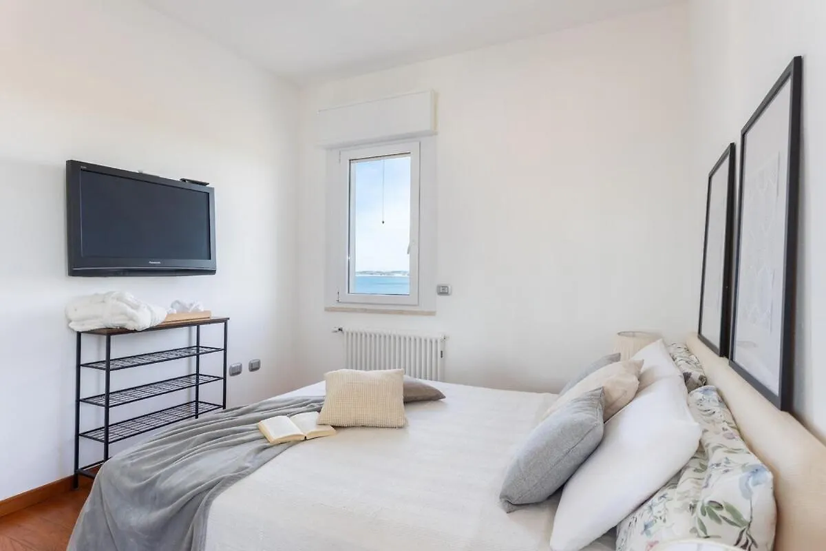 Casa Futuro - Beautiful Sea View With Pool Apartment Torre Grande