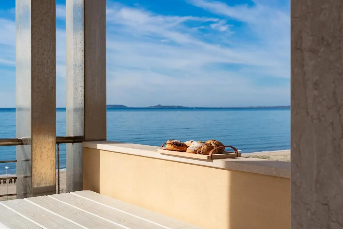 Casa Futuro - Beautiful Sea View With Pool Apartment Torre Grande Italy