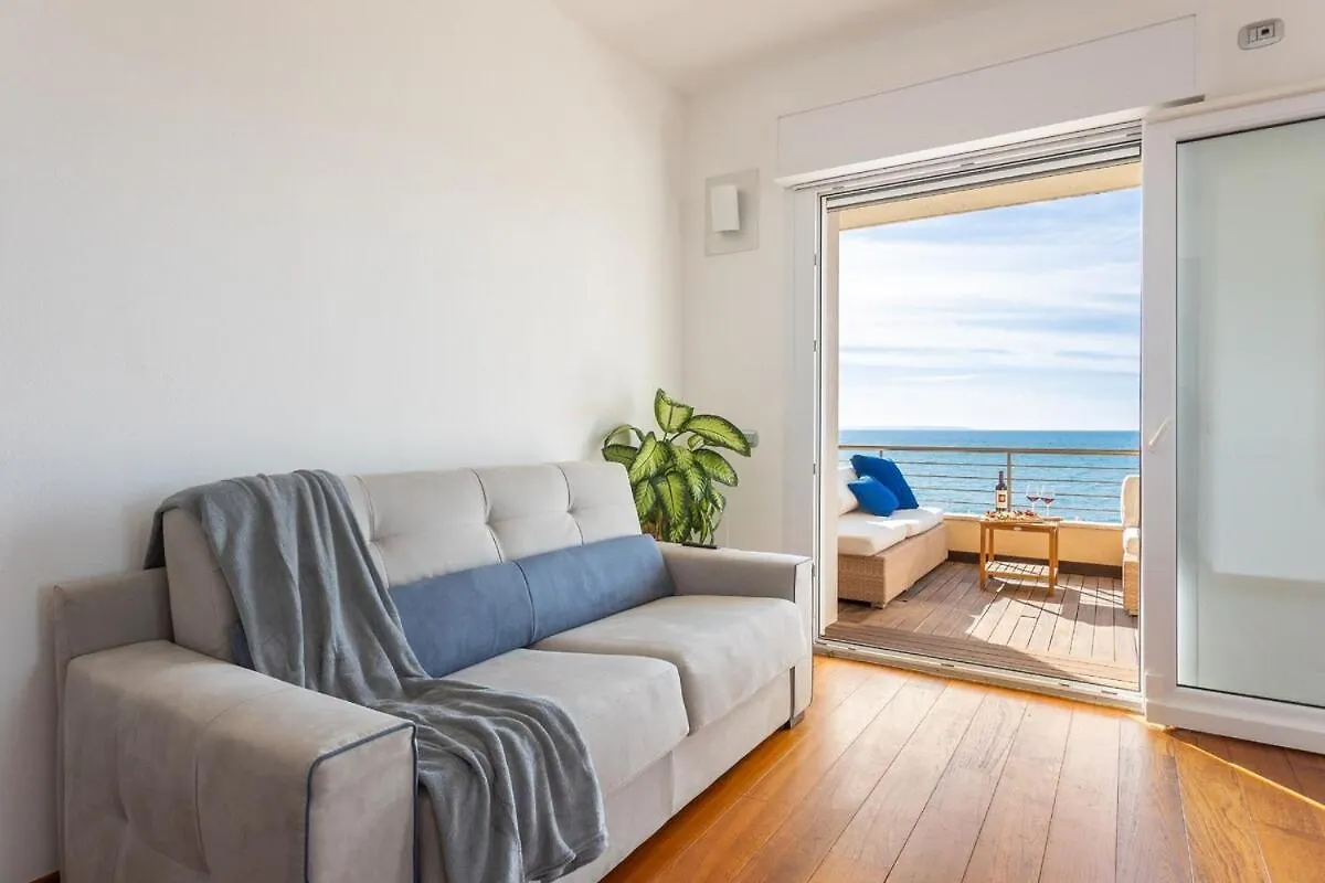 Casa Futuro - Beautiful Sea View With Pool Apartment Torre Grande