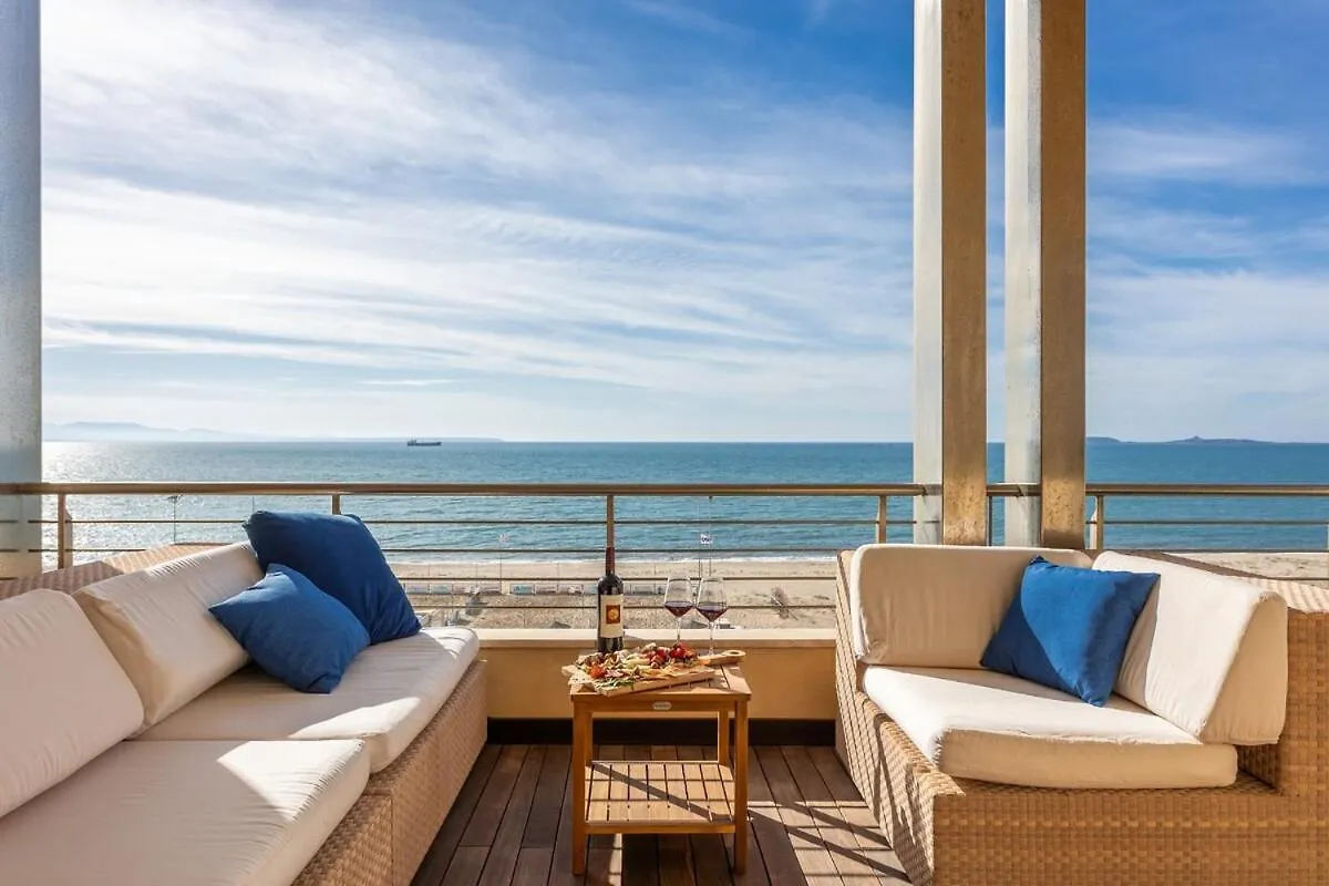 Casa Futuro - Beautiful Sea View With Pool Apartment Torre Grande