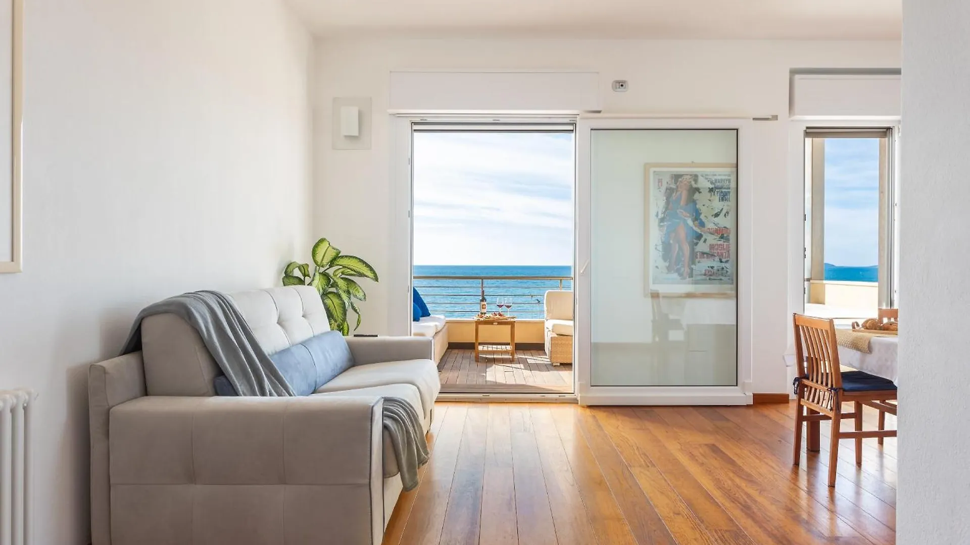 Casa Futuro - Beautiful Sea View With Pool Apartment Torre Grande
