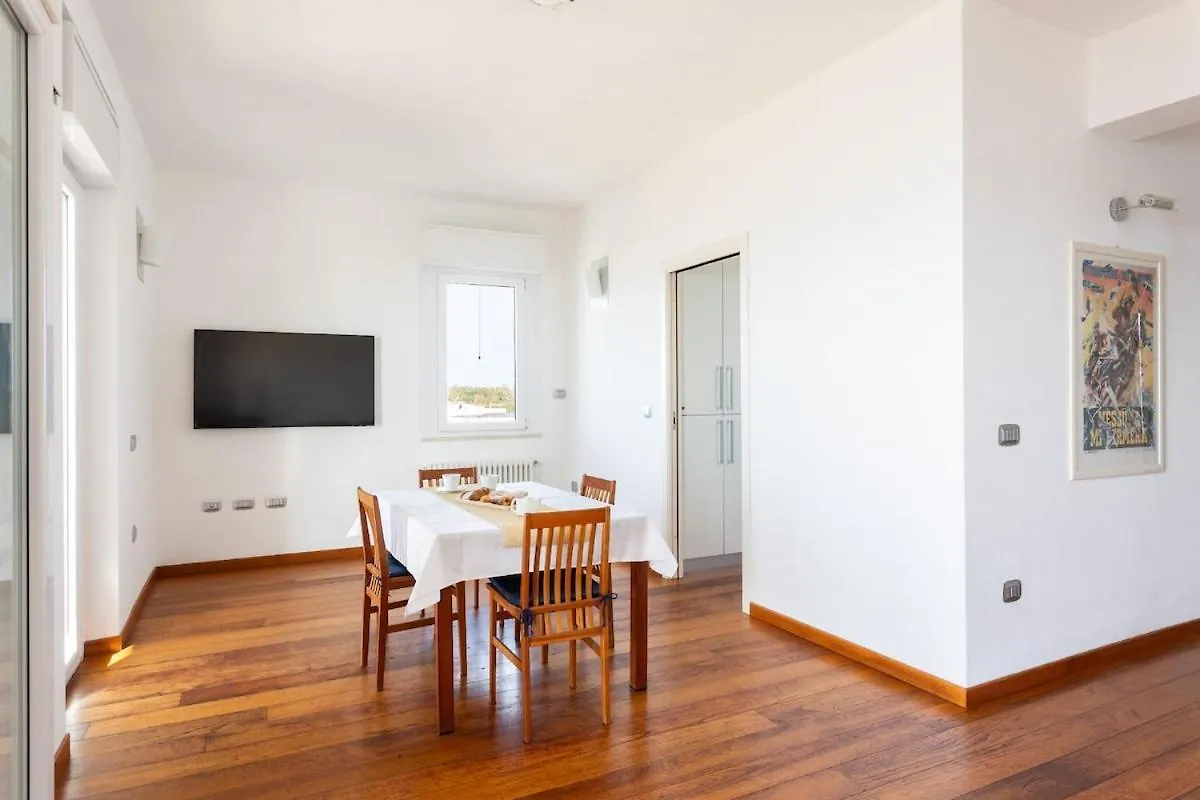 Casa Futuro - Beautiful Sea View With Pool Apartment Torre Grande Italy
